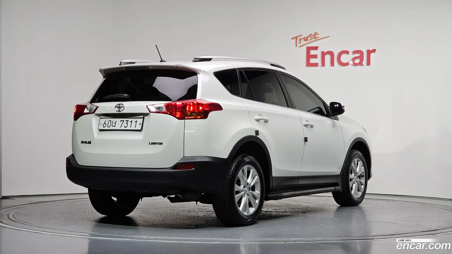 Main__Slider__Photo:RAV4 Toyota 2014.8-1
