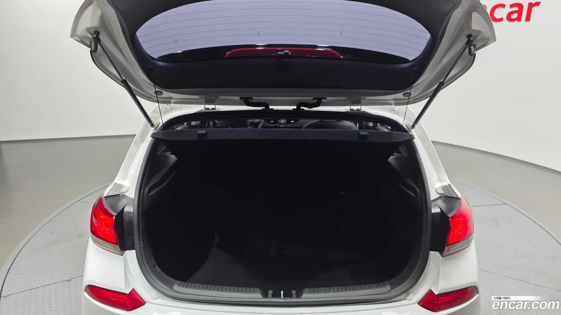 i30 Hyundai 2018.8-OPTION-024
