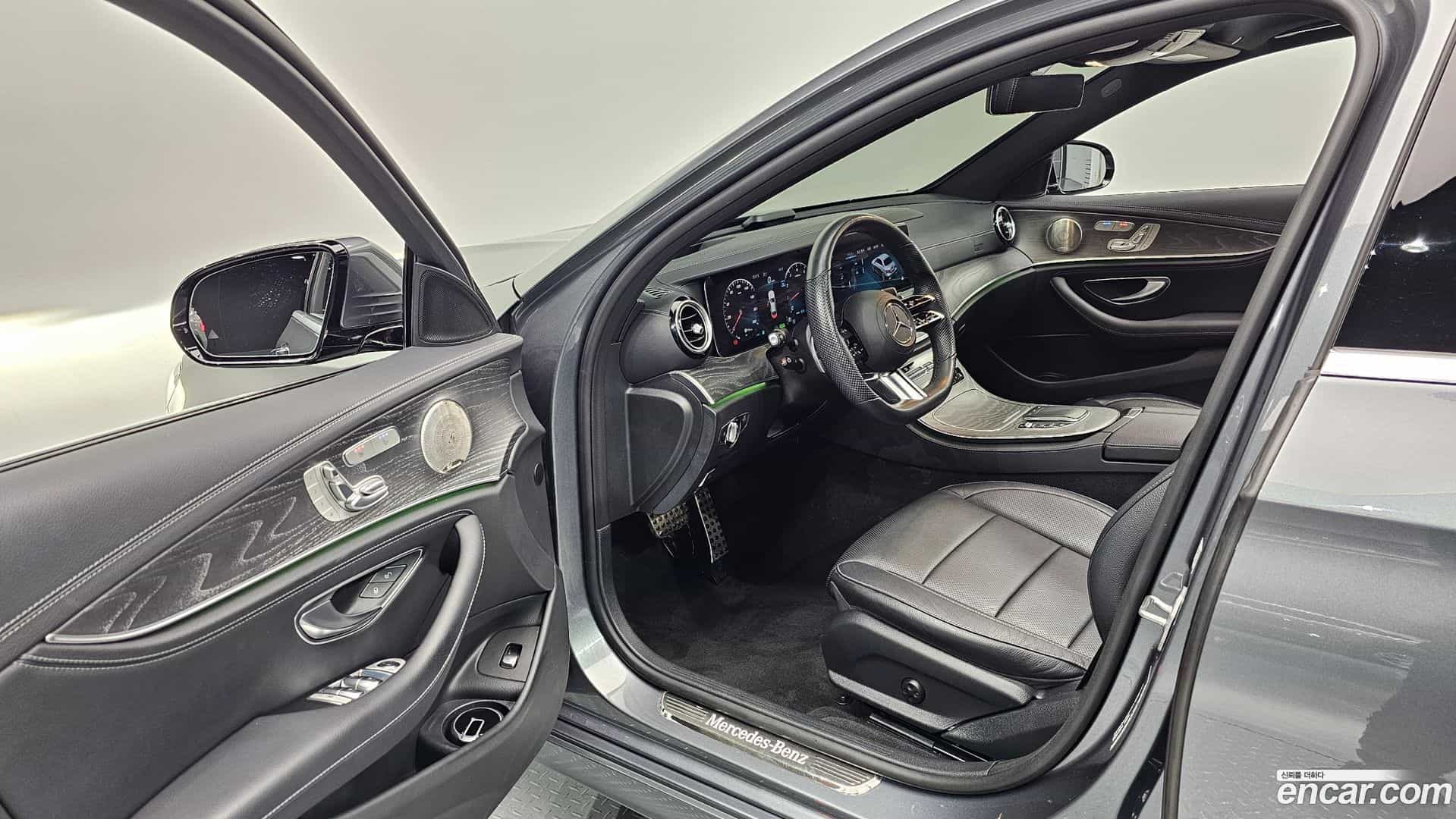 E-Class Mercedes-Benz 2022.11-INNER-010