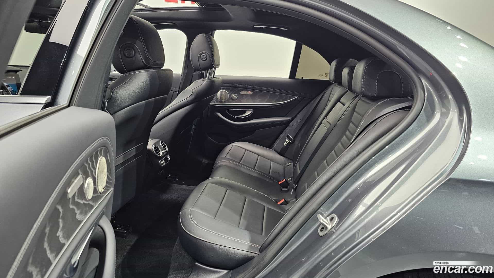 E-Class Mercedes-Benz 2022.11-OPTION-015