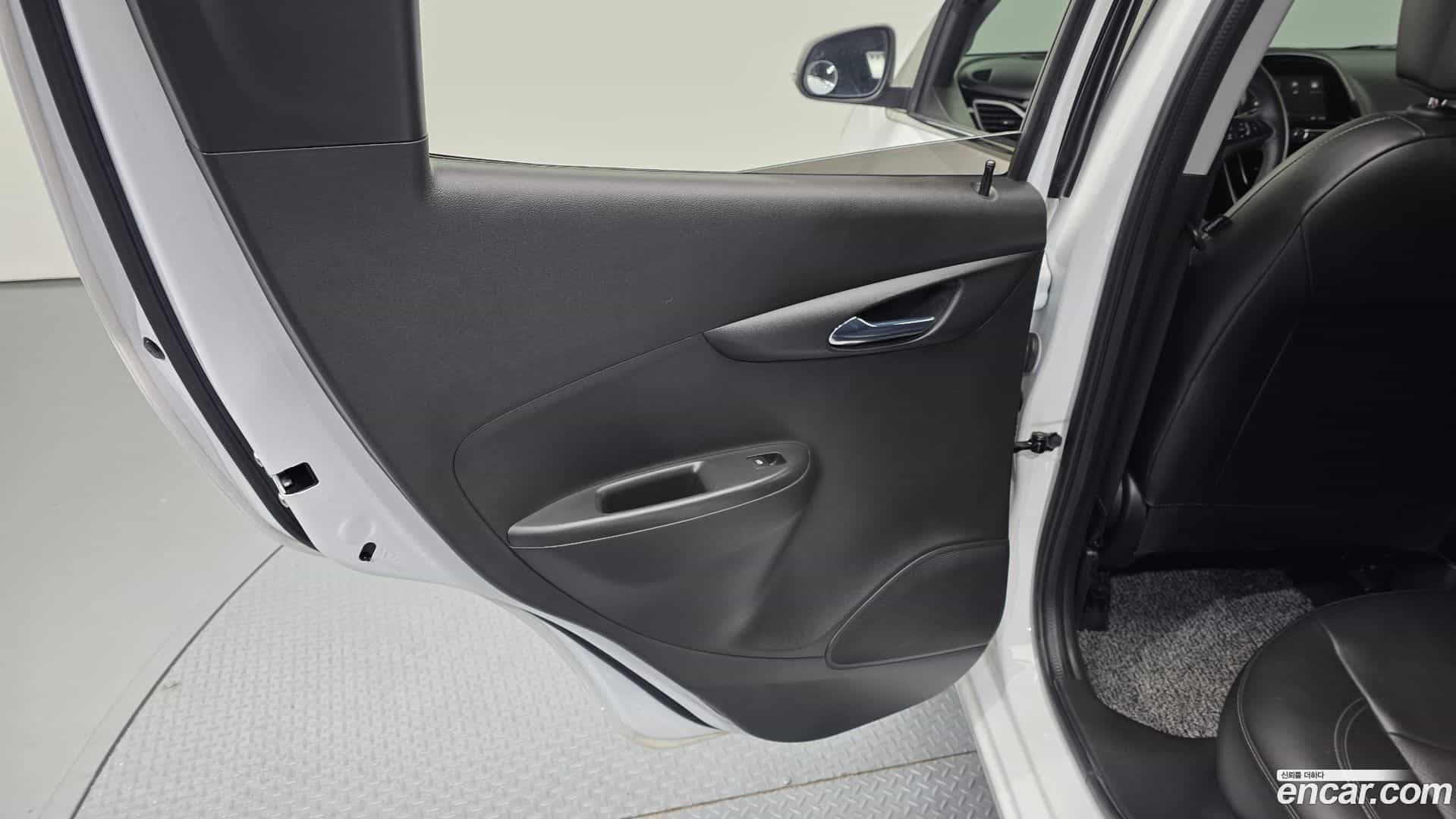 Spark Chevrolet 2022.8-INNER-035
