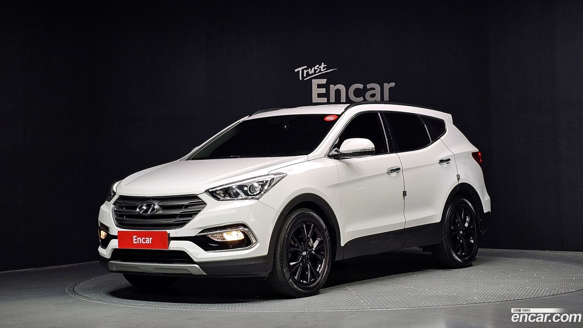 Main__Slider__Photo:Santafe Hyundai 2015.10-0