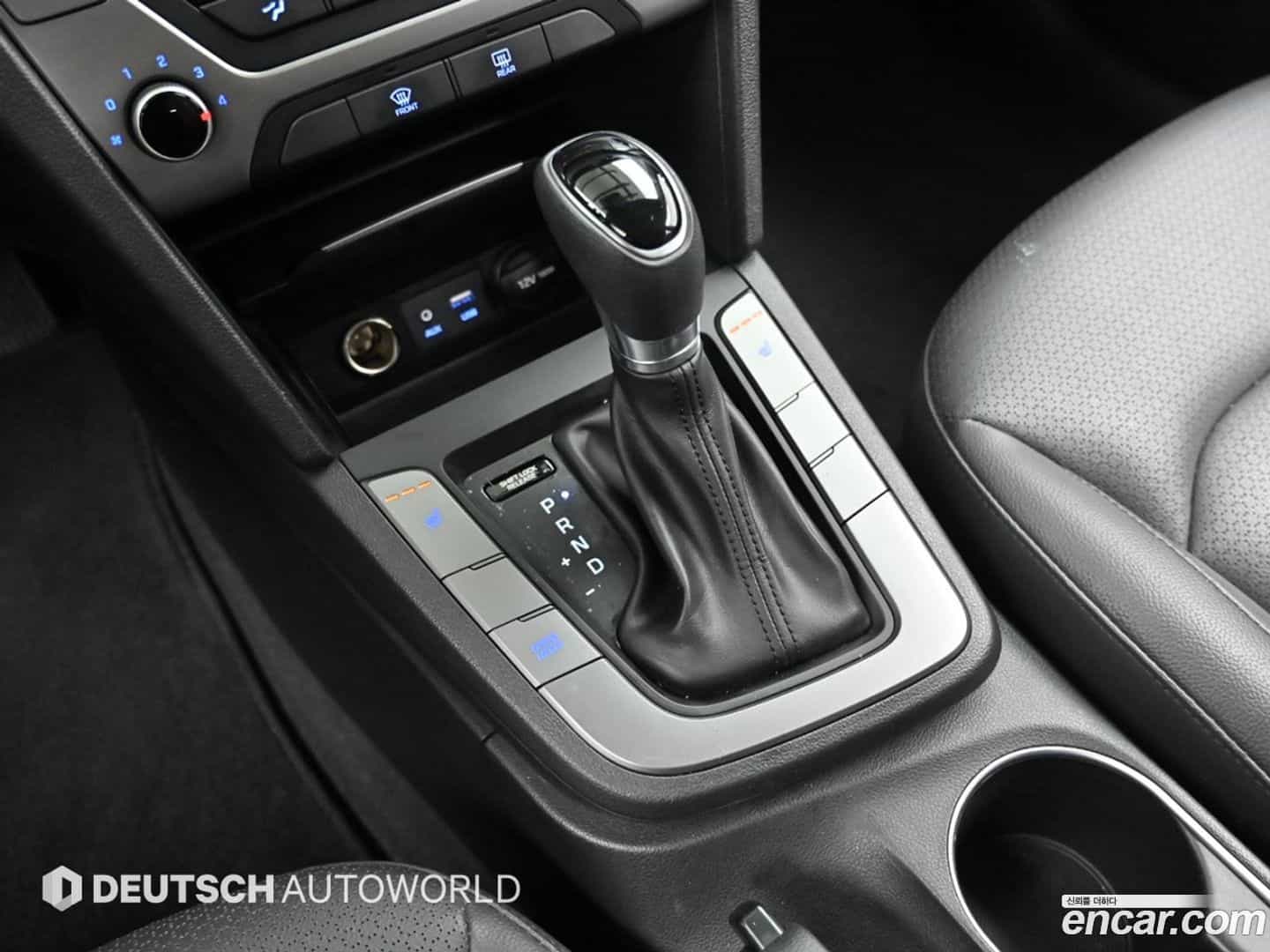 AVANTE Hyundai 2018.3-INNER-009