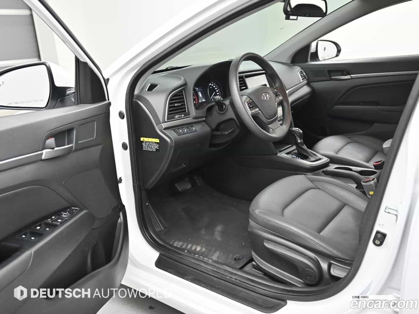 AVANTE Hyundai 2018.3-OPTION-015