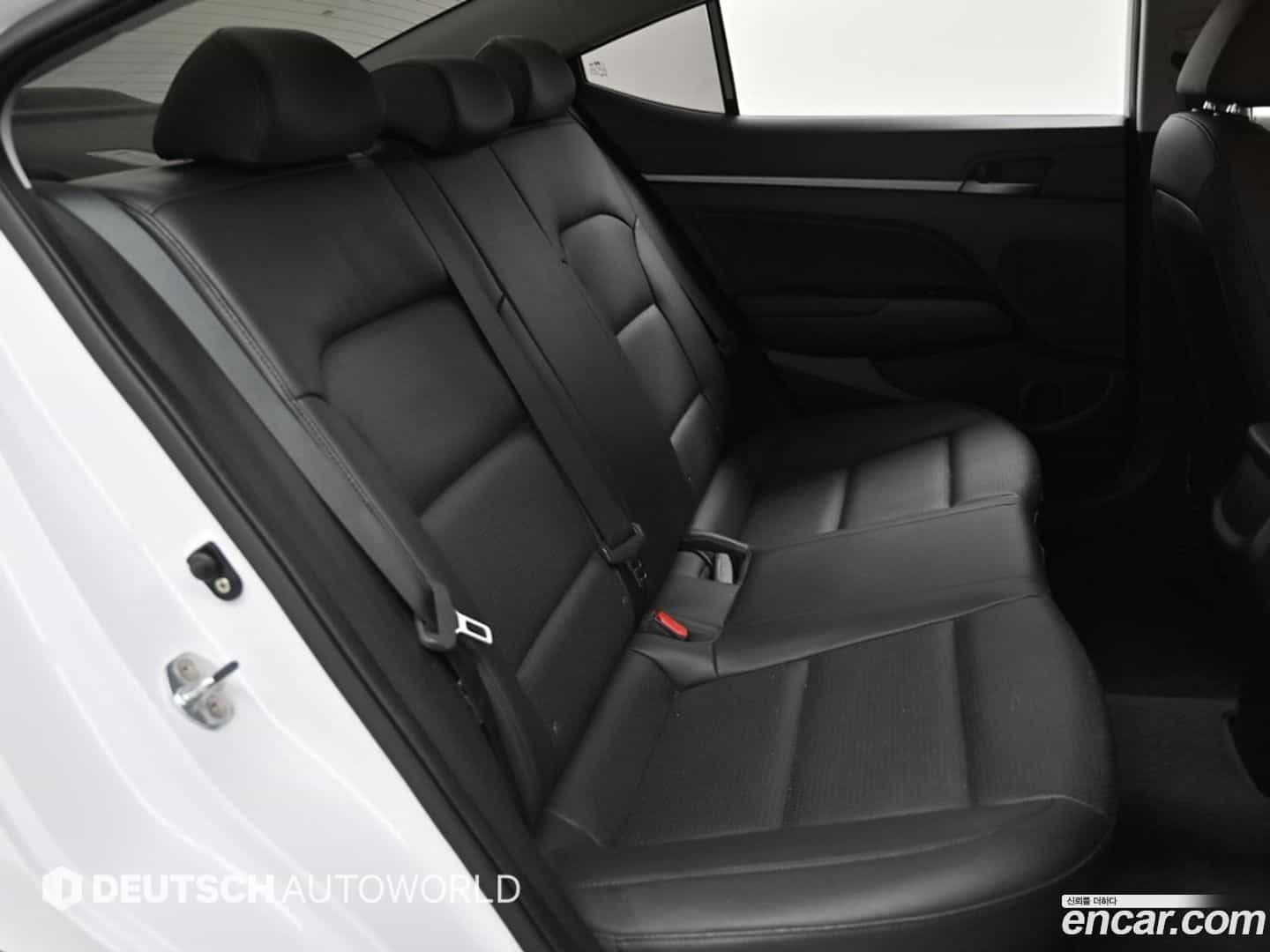AVANTE Hyundai 2018.3-OPTION-016