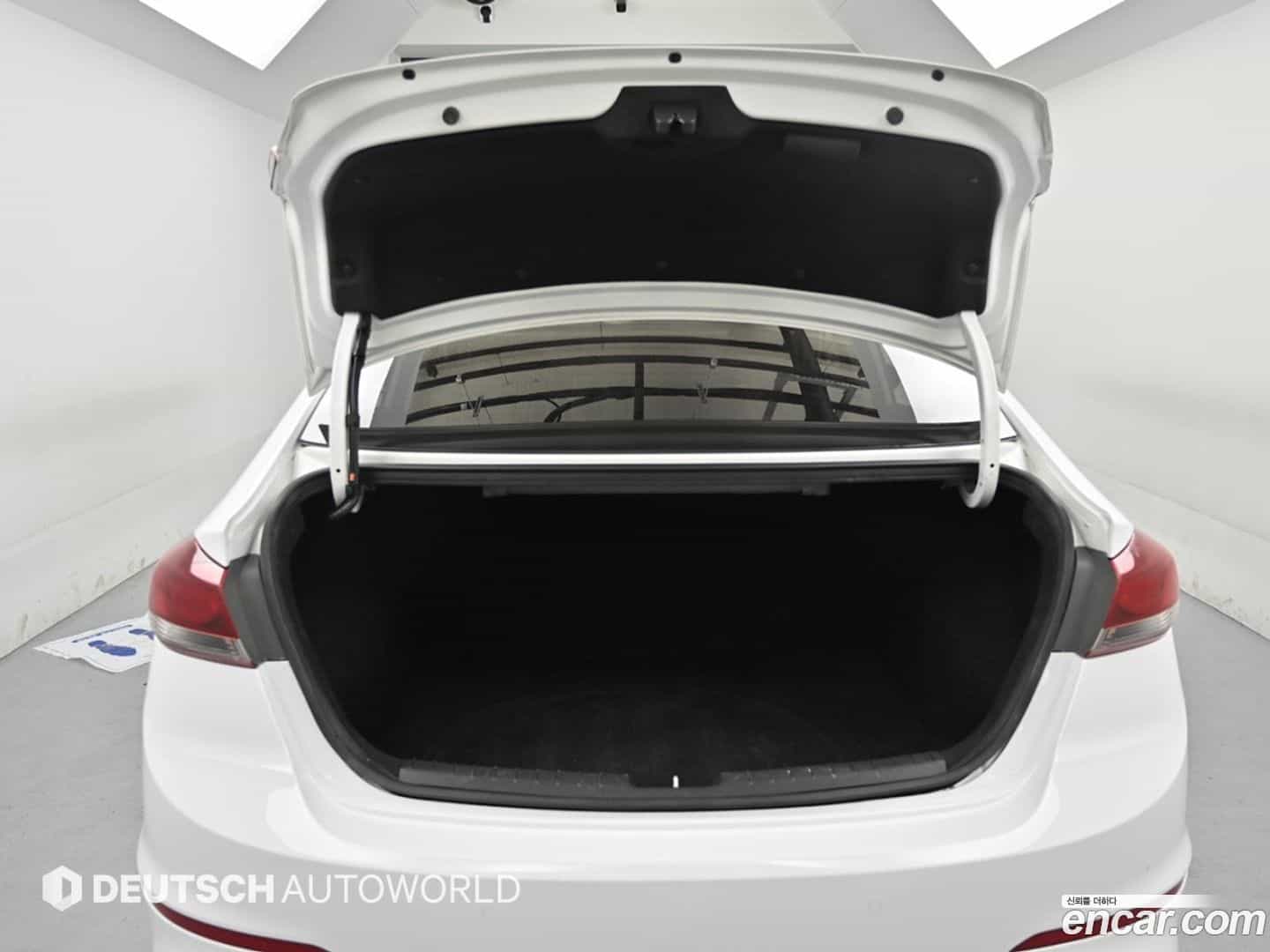 AVANTE Hyundai 2018.3-OPTION-023