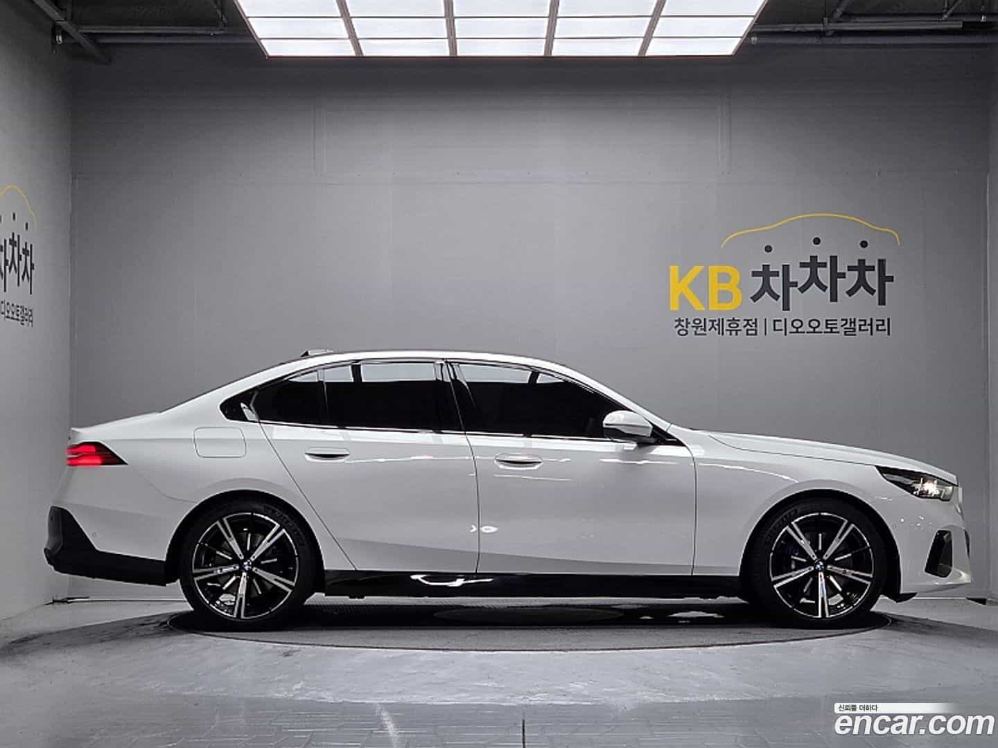 5-Series BMW 2025.11-INNER-007