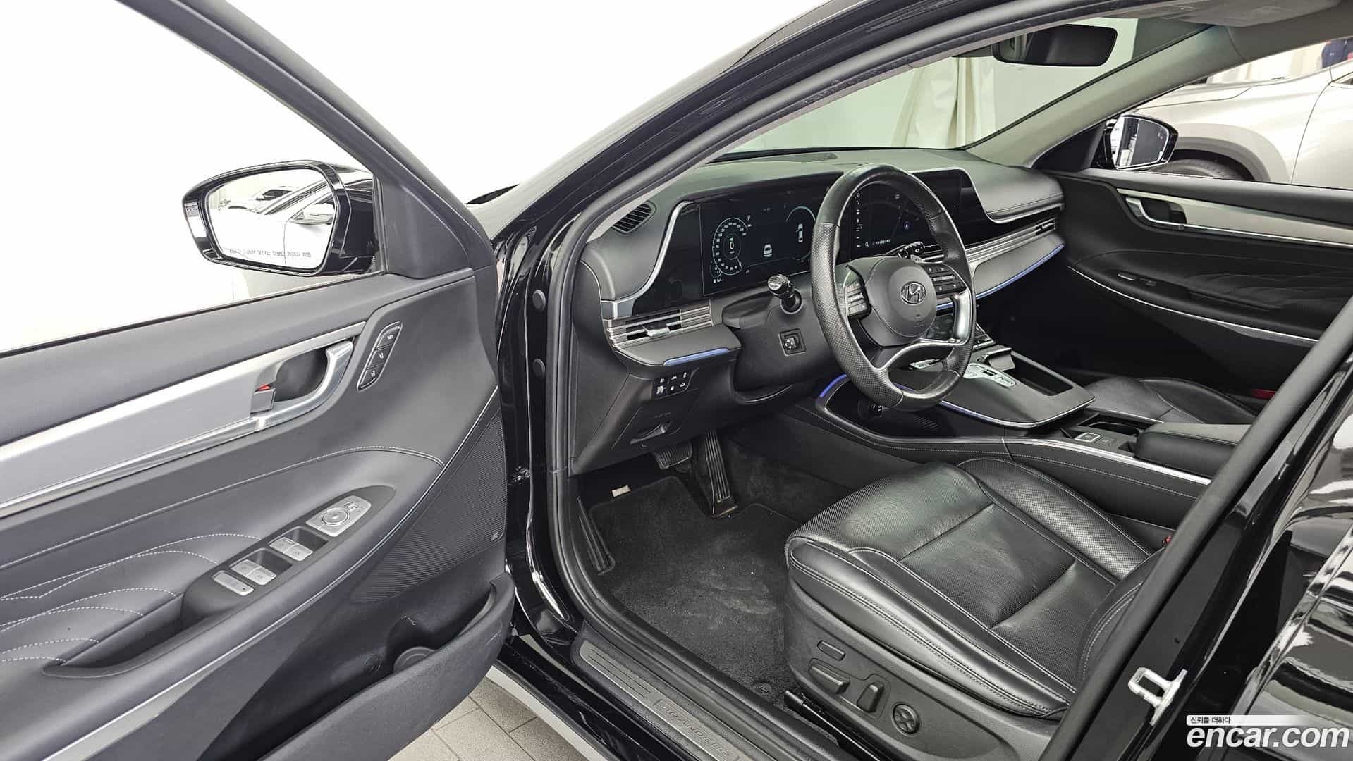 Grandeur Hyundai 2021.0-INNER-010
