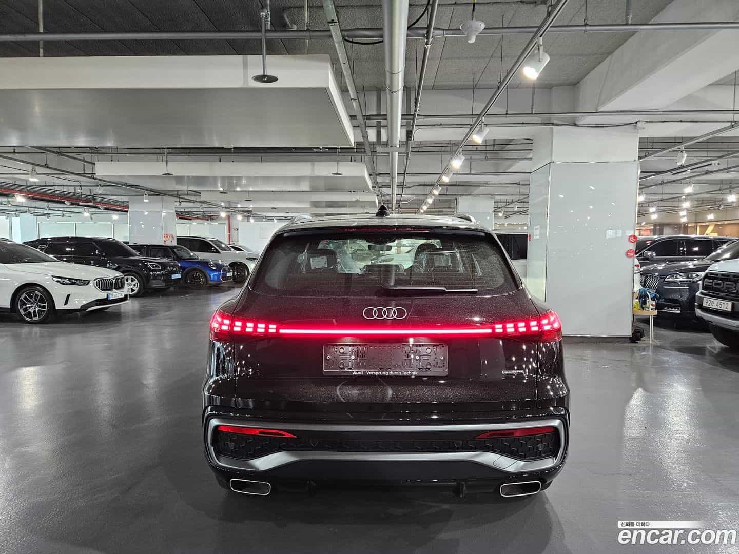 Q5 Audi 2025.11-OUTER-003