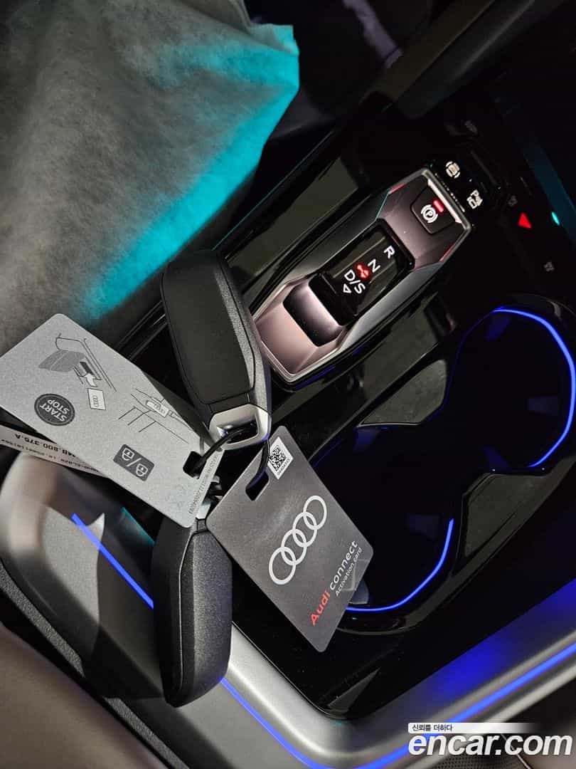 Q5 Audi 2025.11-INNER-009