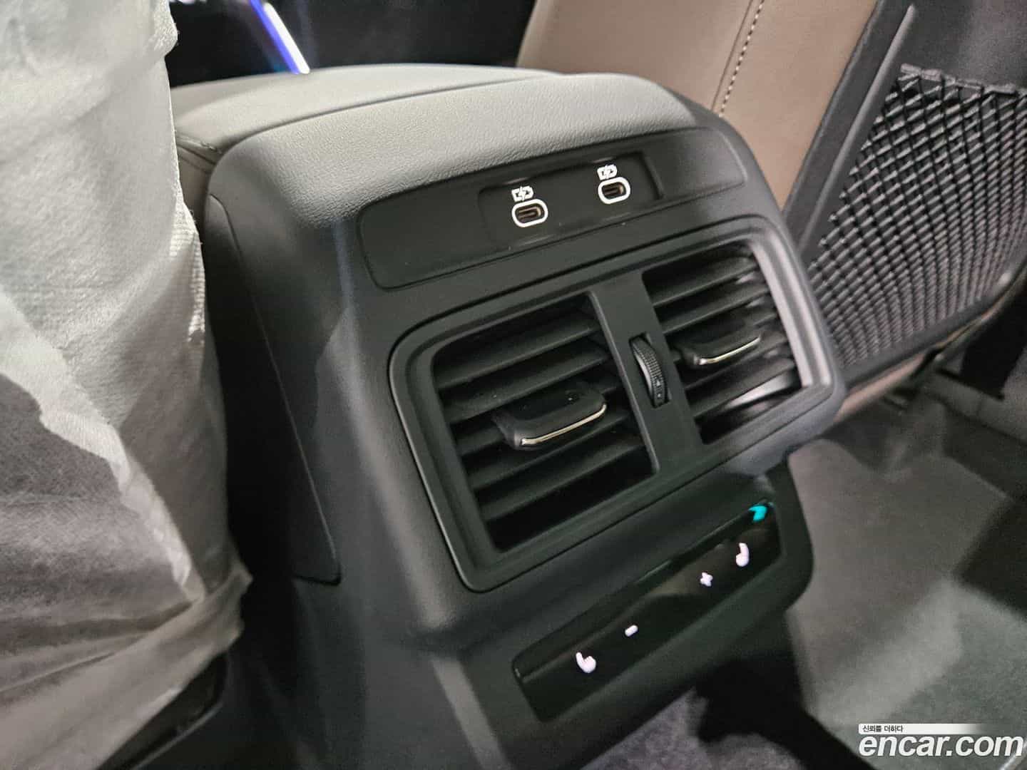 Q5 Audi 2025.11-OPTION-015