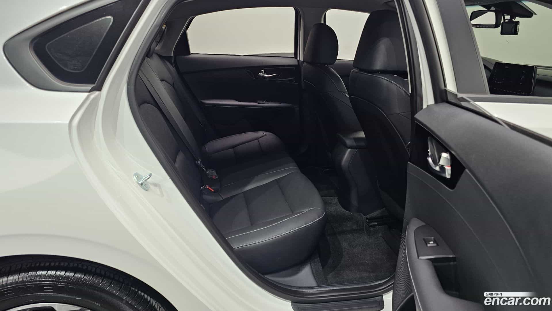 K3 Kia 2023.2-OPTION-015
