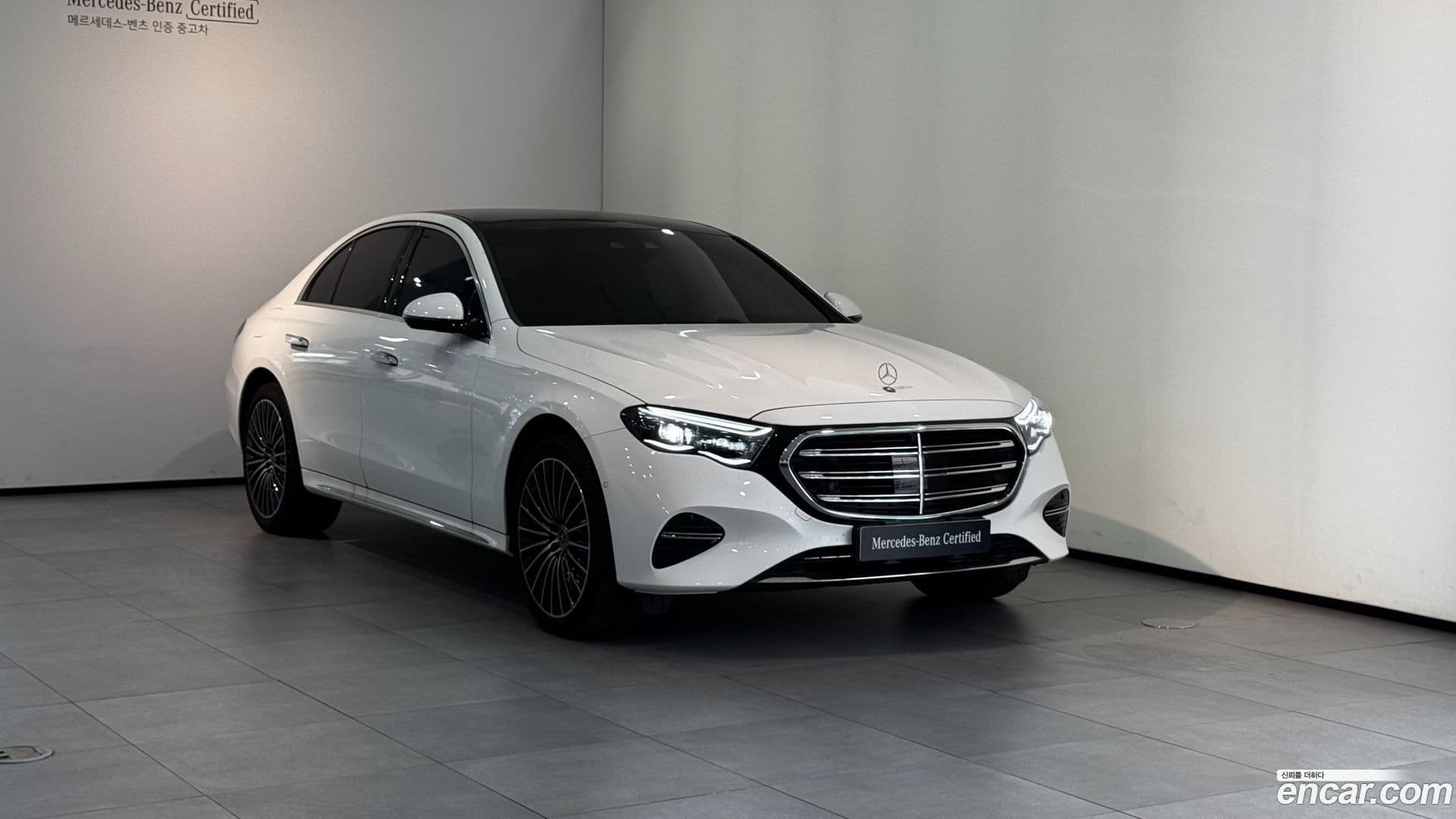 Main__Slider__Photo:E-Class Mercedes-Benz 2026.1-0