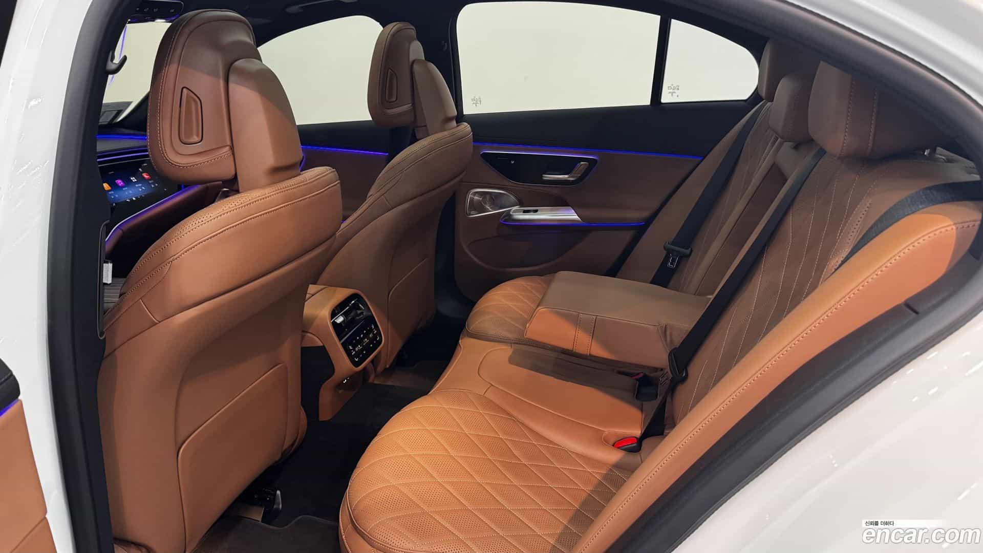 E-Class Mercedes-Benz 2026.1-OPTION-016