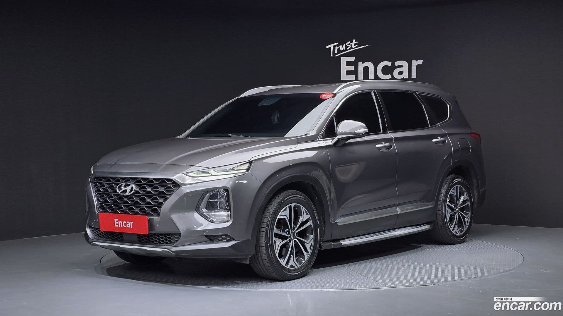 Main__Slider__Photo:Santafe Hyundai 2018.3-0