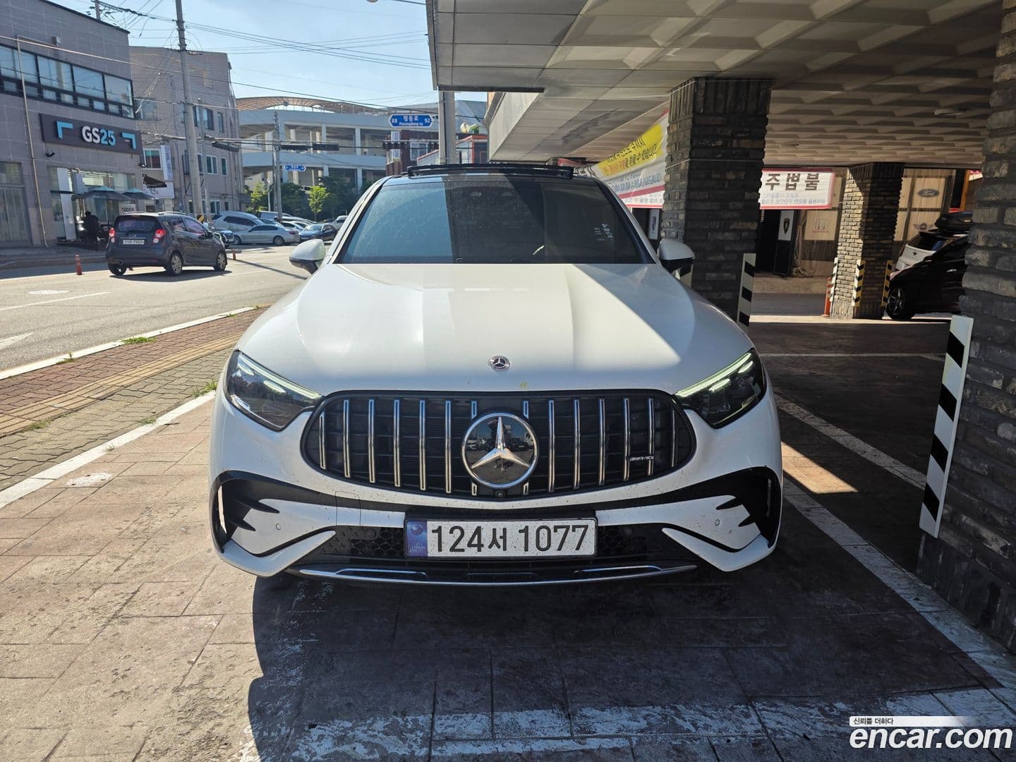 Main__Slider__Photo:GLC-Class Mercedes-Benz 2024.7-0