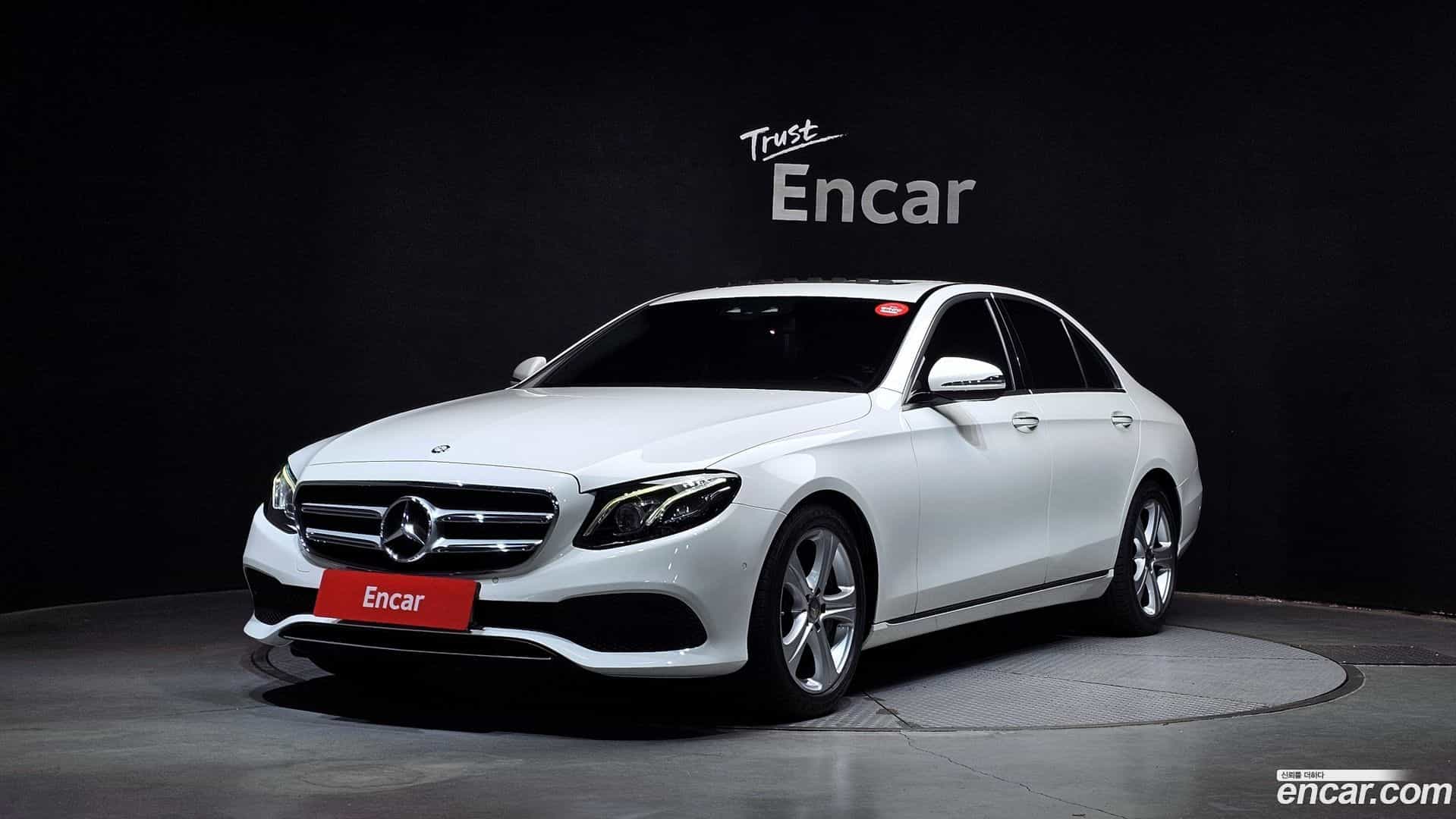 E-Class Mercedes-Benz 2016.8-OUTER-001