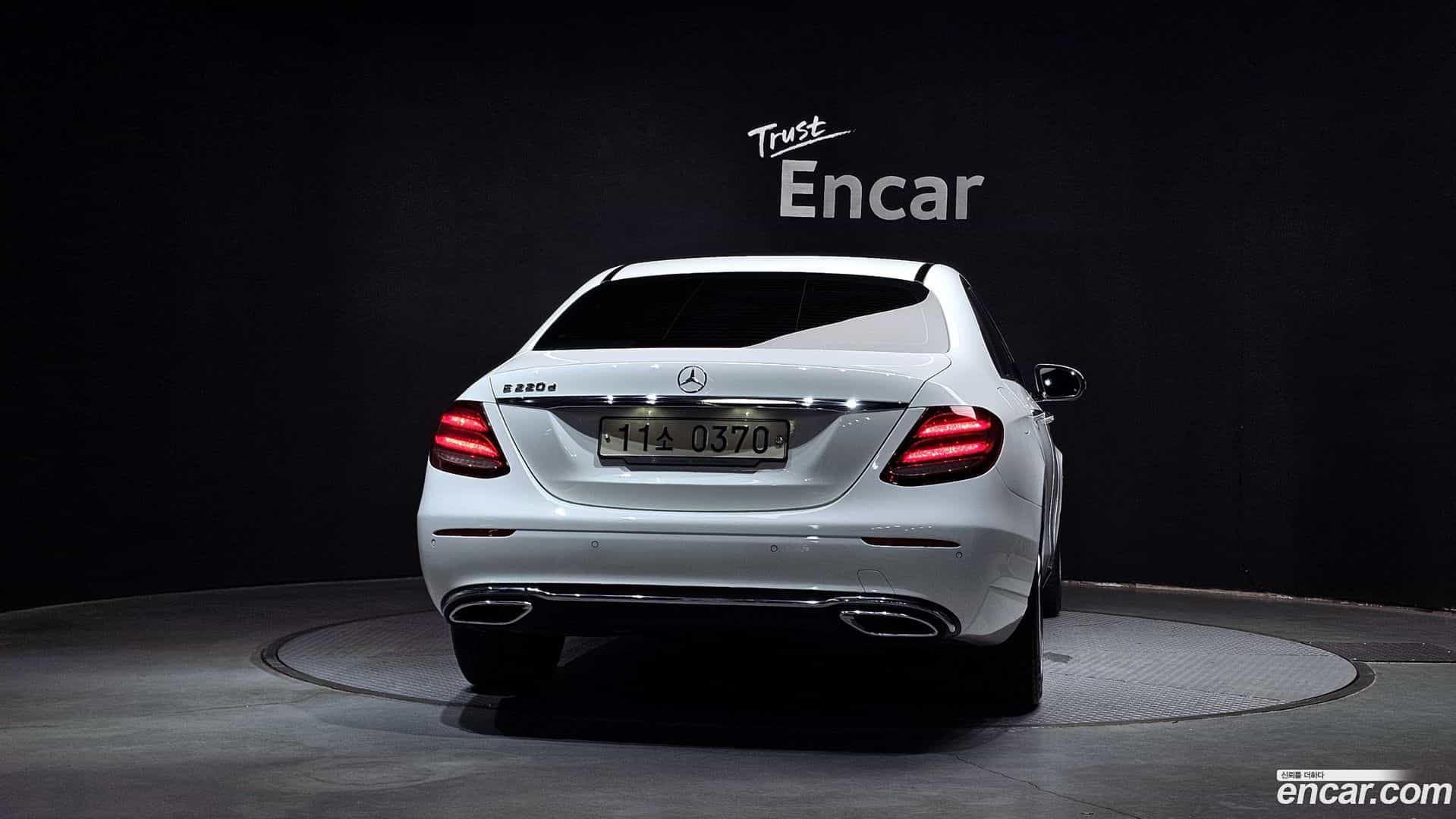 E-Class Mercedes-Benz 2016.8-OUTER-004