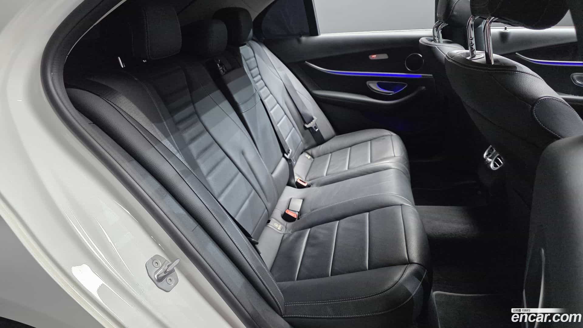 E-Class Mercedes-Benz 2016.8-OPTION-015