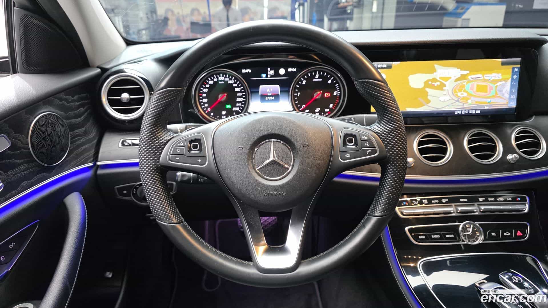 E-Class Mercedes-Benz 2016.8-OPTION-017