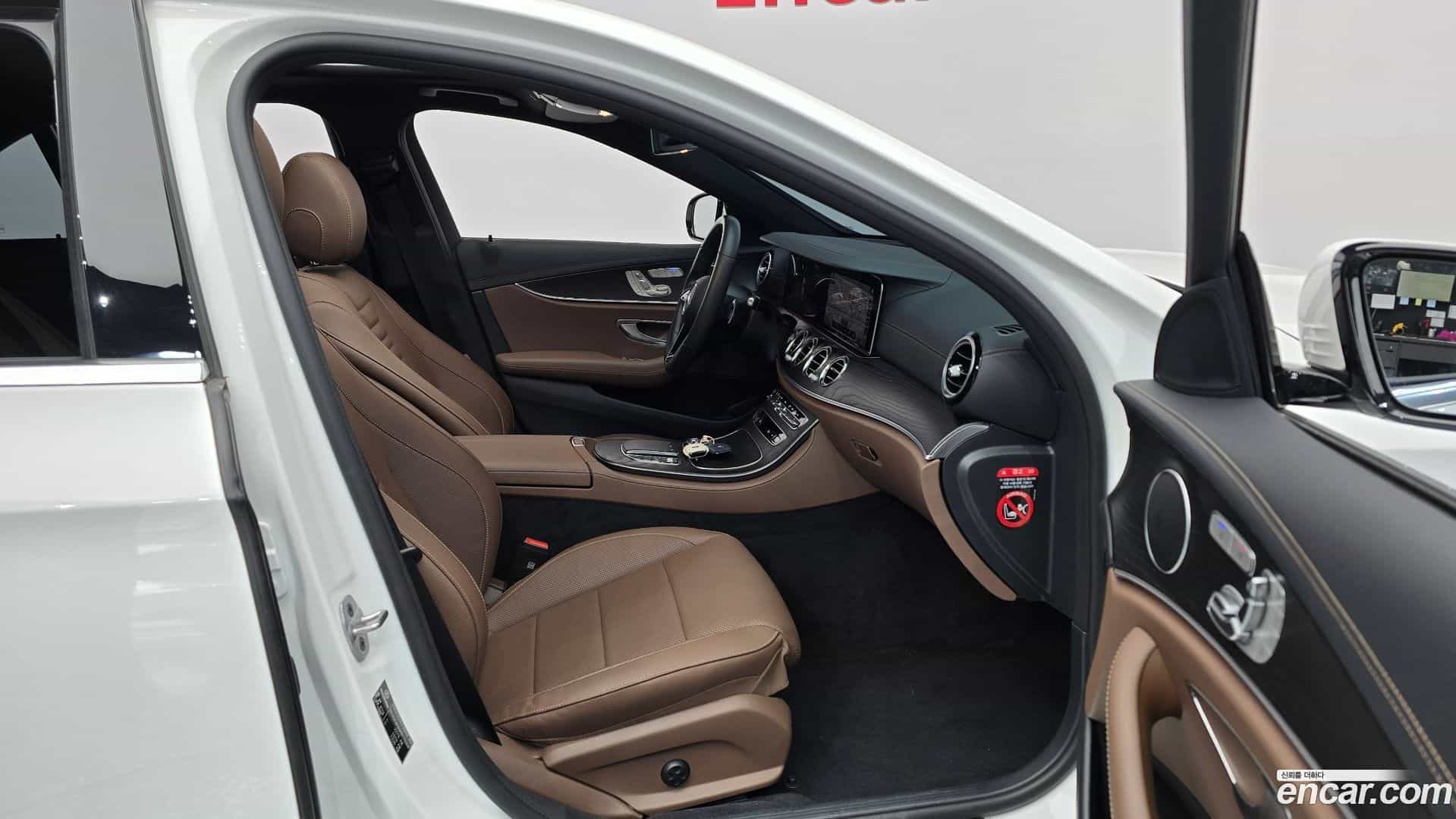 E-Class Mercedes-Benz 2023.9-OPTION-015