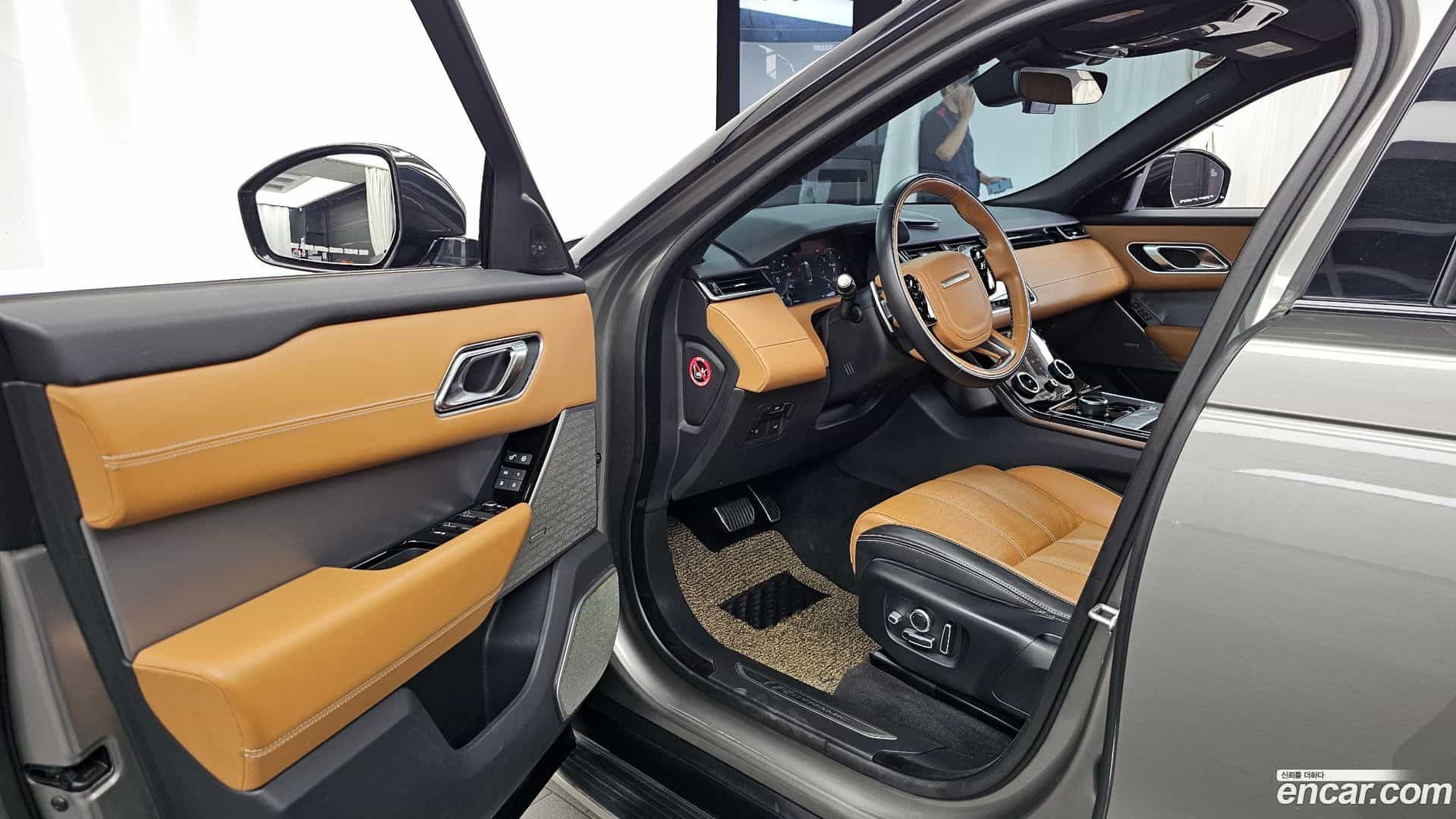 Range Rover Velar Land Rover 2018.0-INNER-010