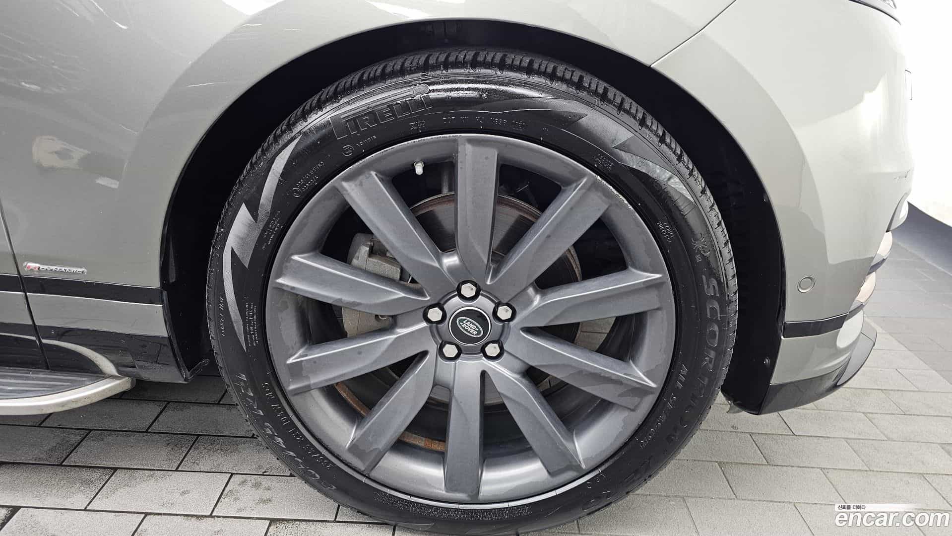 Range Rover Velar Land Rover 2018.0-OUTER-031