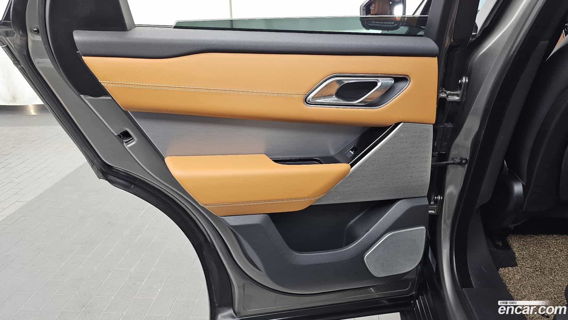 Range Rover Velar Land Rover 2018.0-INNER-035