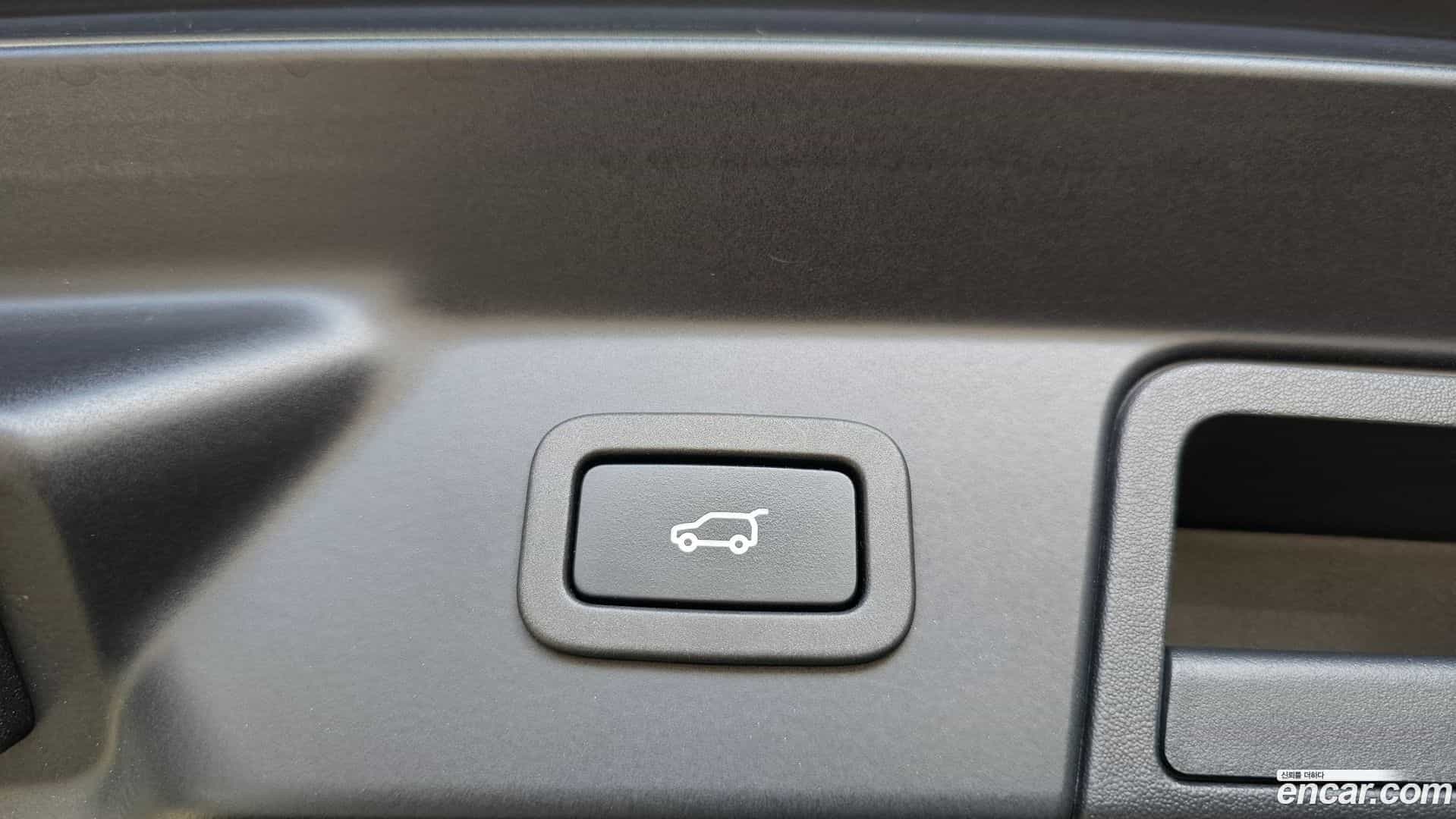 Range Rover Velar Land Rover 2018.0-OPTION-043