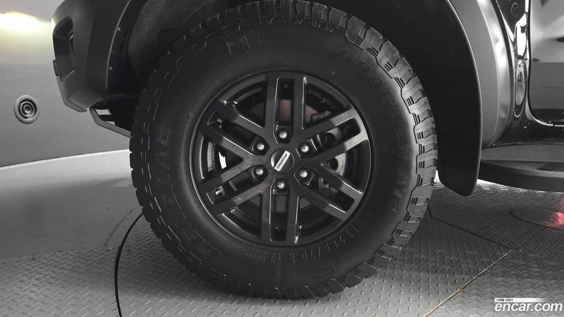 Ranger Ford 2022.4-OUTER-005