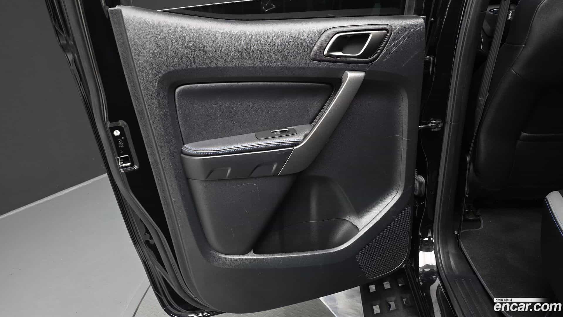 Ranger Ford 2022.4-INNER-035