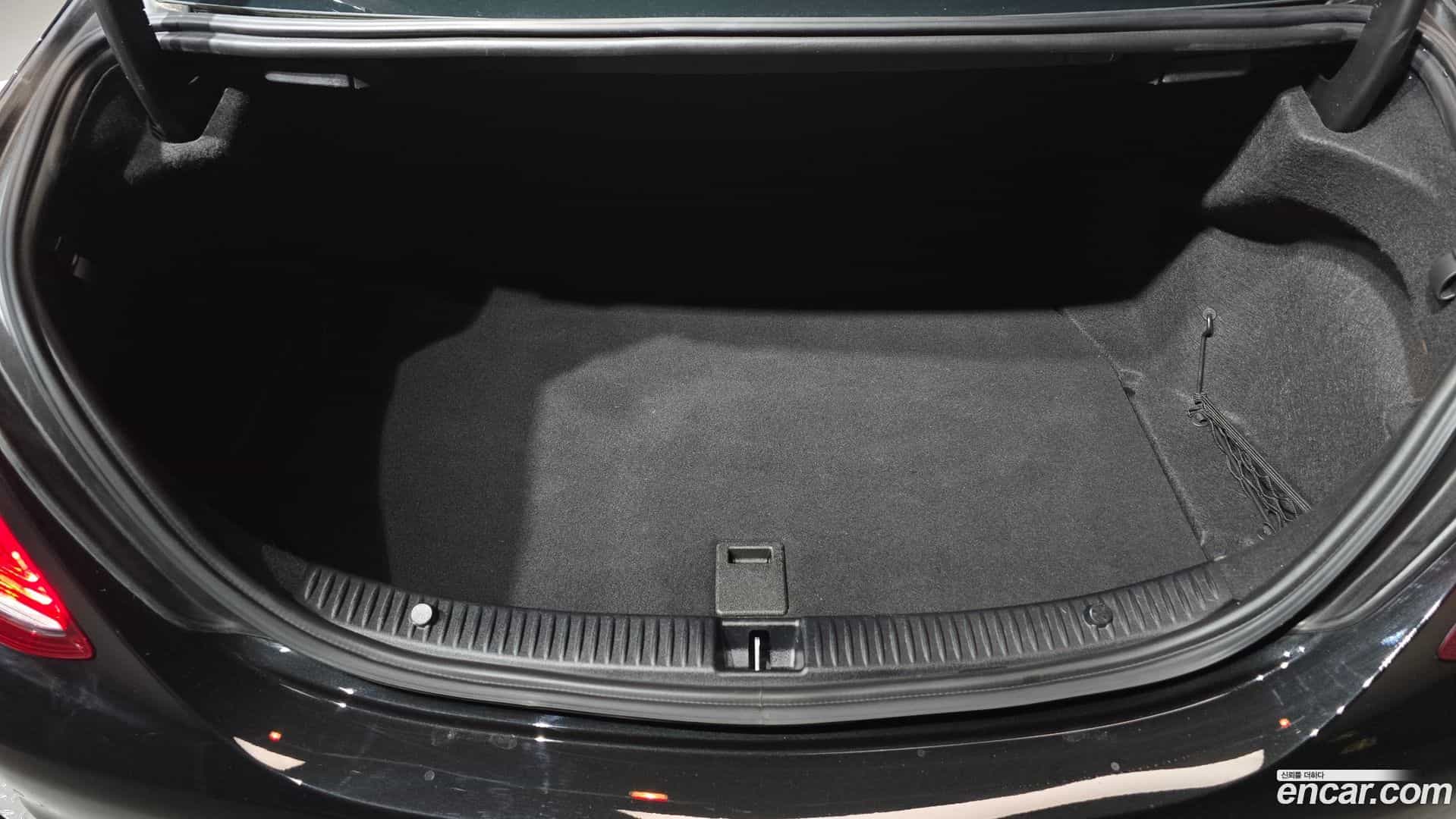 C-Class Mercedes-Benz 2017.9-OPTION-024
