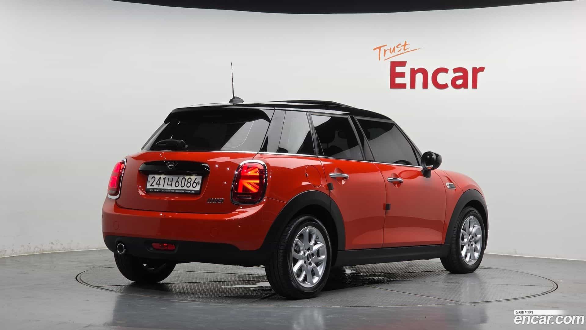 Cooper Mini 2020.10-OUTER-002