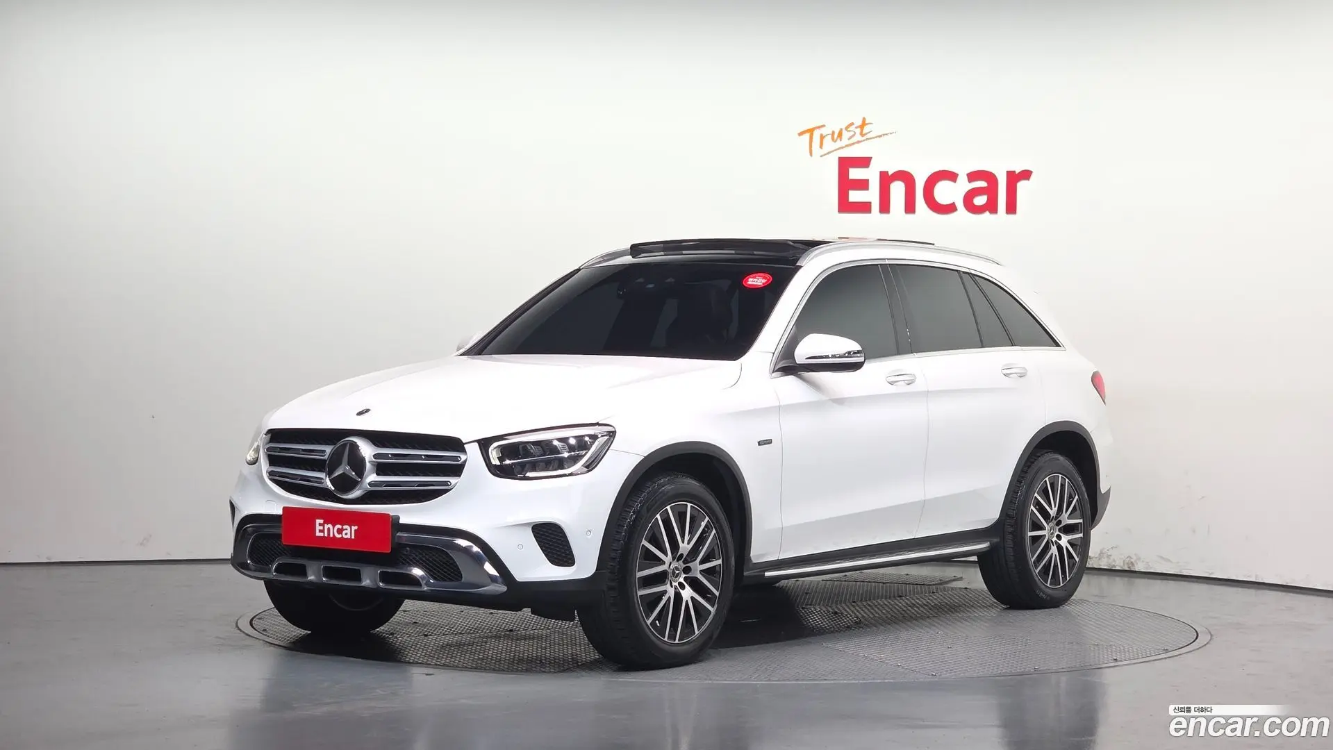 Main__Slider__Photo:GLC-Class Mercedes-Benz 2021.3-0