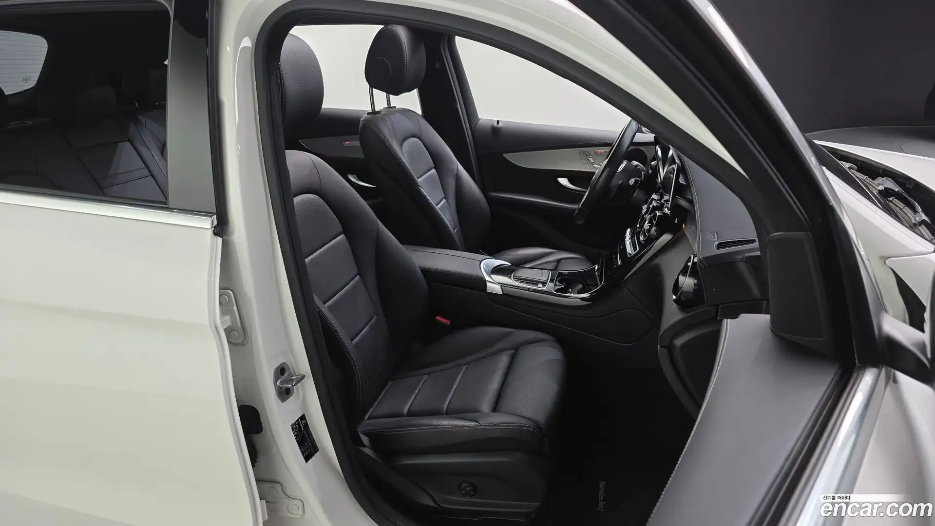 GLC-Class Mercedes-Benz 2021.3-OPTION-016