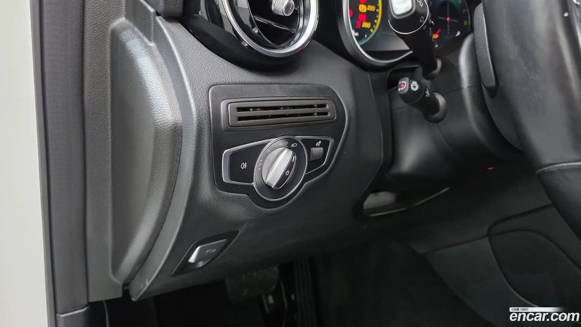 GLC-Class Mercedes-Benz 2021.3-OPTION-040