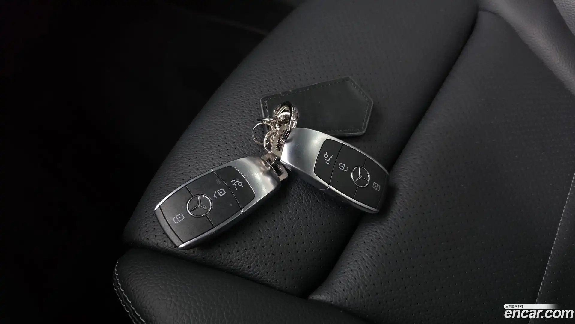 GLC-Class Mercedes-Benz 2021.3-OPTION-044