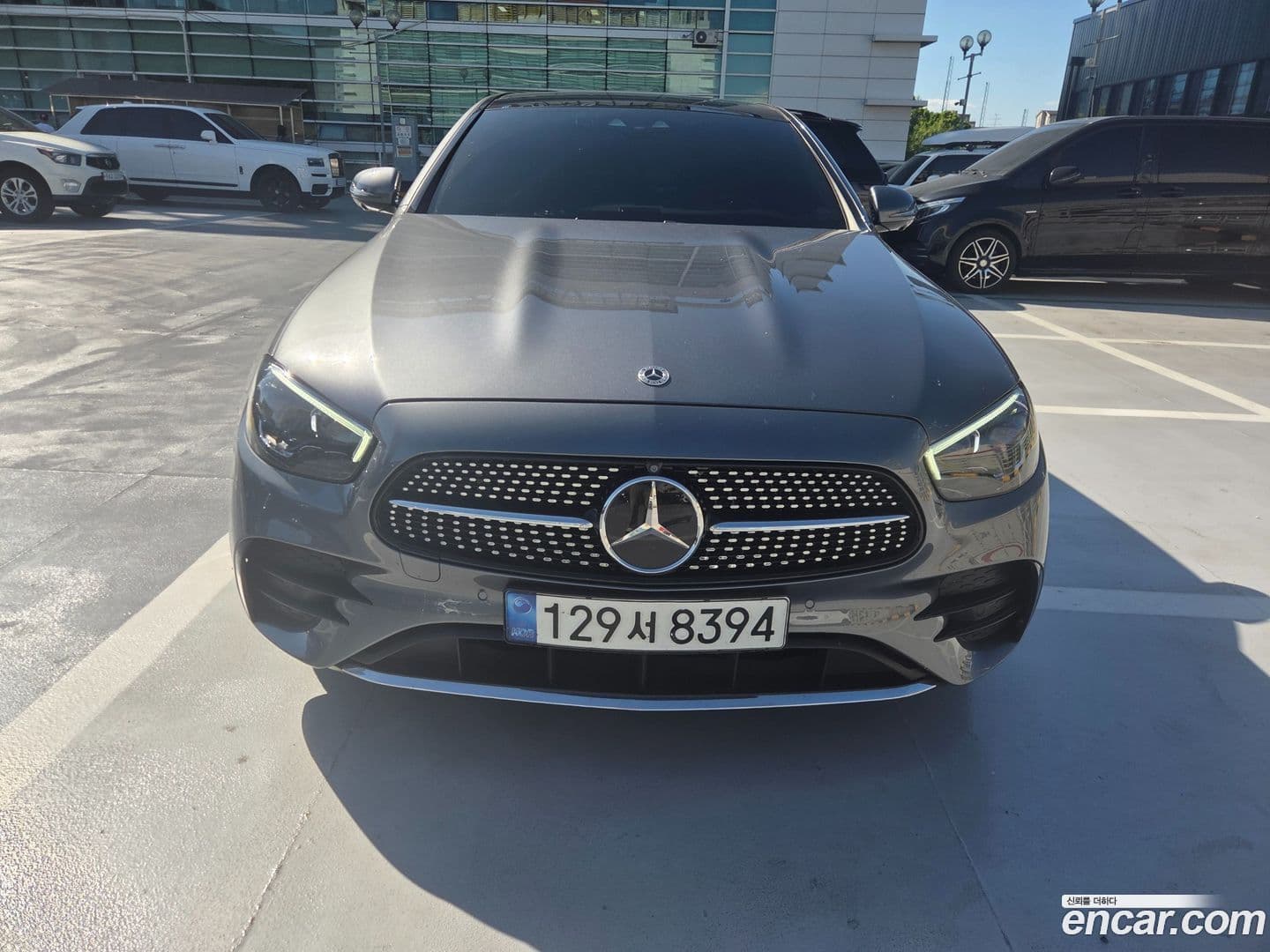 Main__Slider__Photo:E-Class Mercedes-Benz 2022.5-0