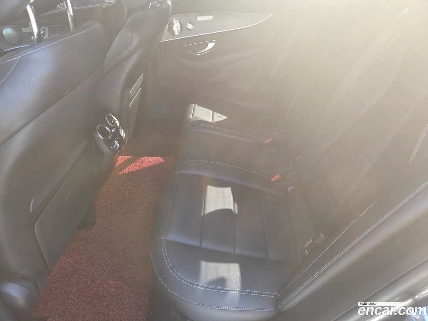 E-Class Mercedes-Benz 2022.5-INNER-010