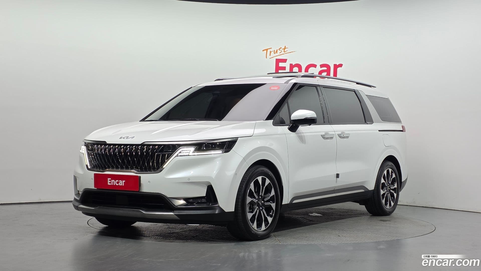 Main__Slider__Photo:Canival Kia 2022.5-0