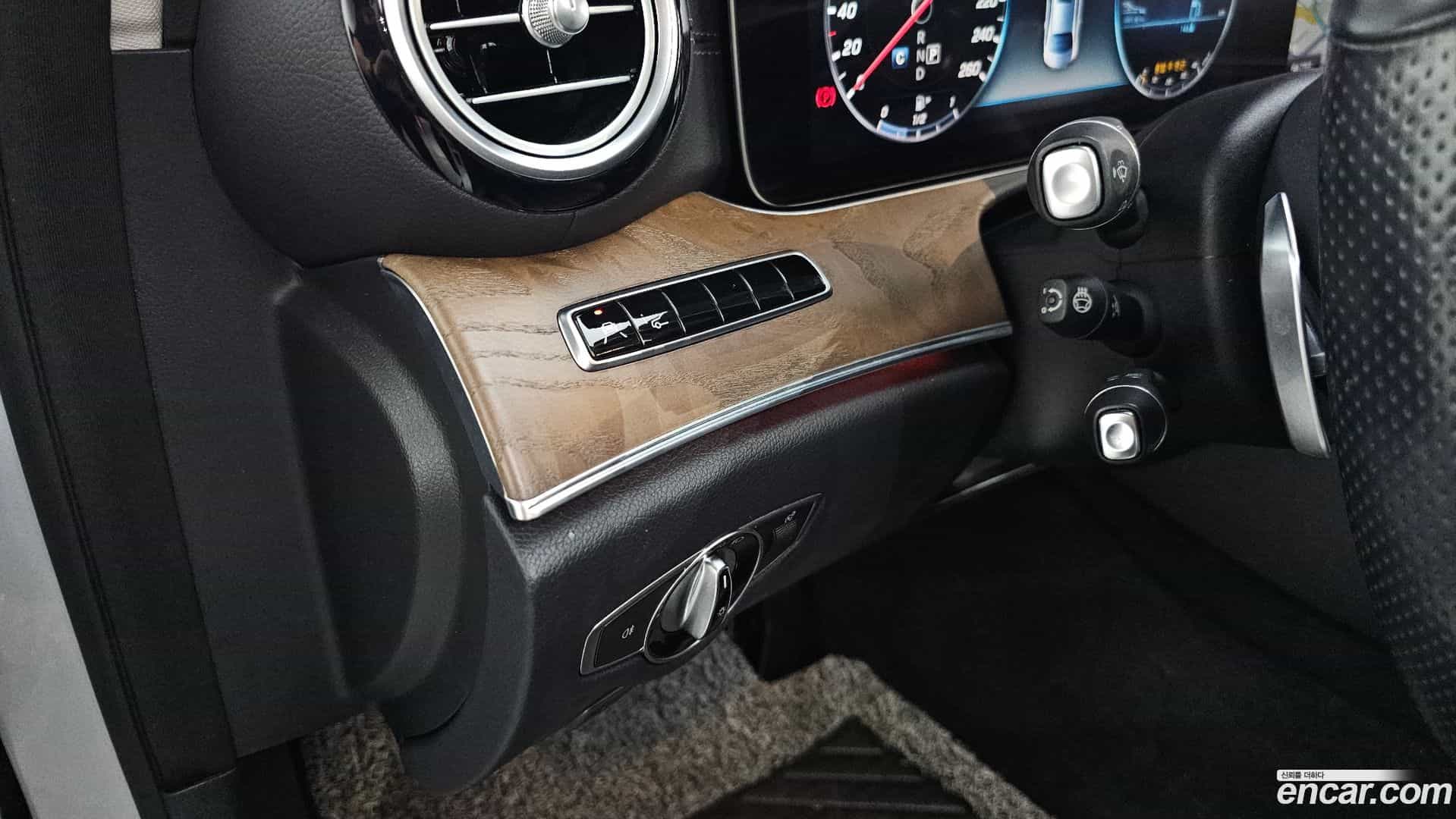 E-Class Mercedes-Benz 2018.2-OPTION-020