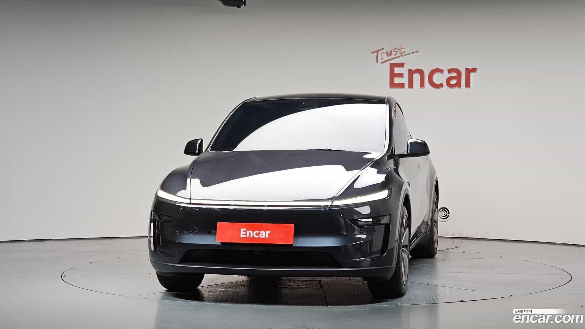 Model Y Tesla 2025.5-OUTER-003
