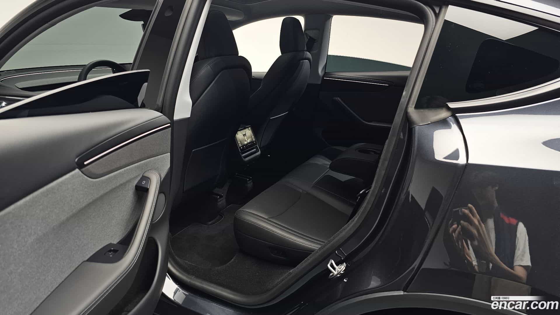 Model Y Tesla 2025.5-OPTION-015