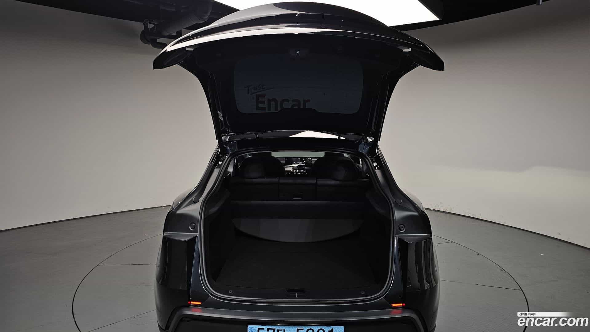 Model Y Tesla 2025.5-OPTION-024