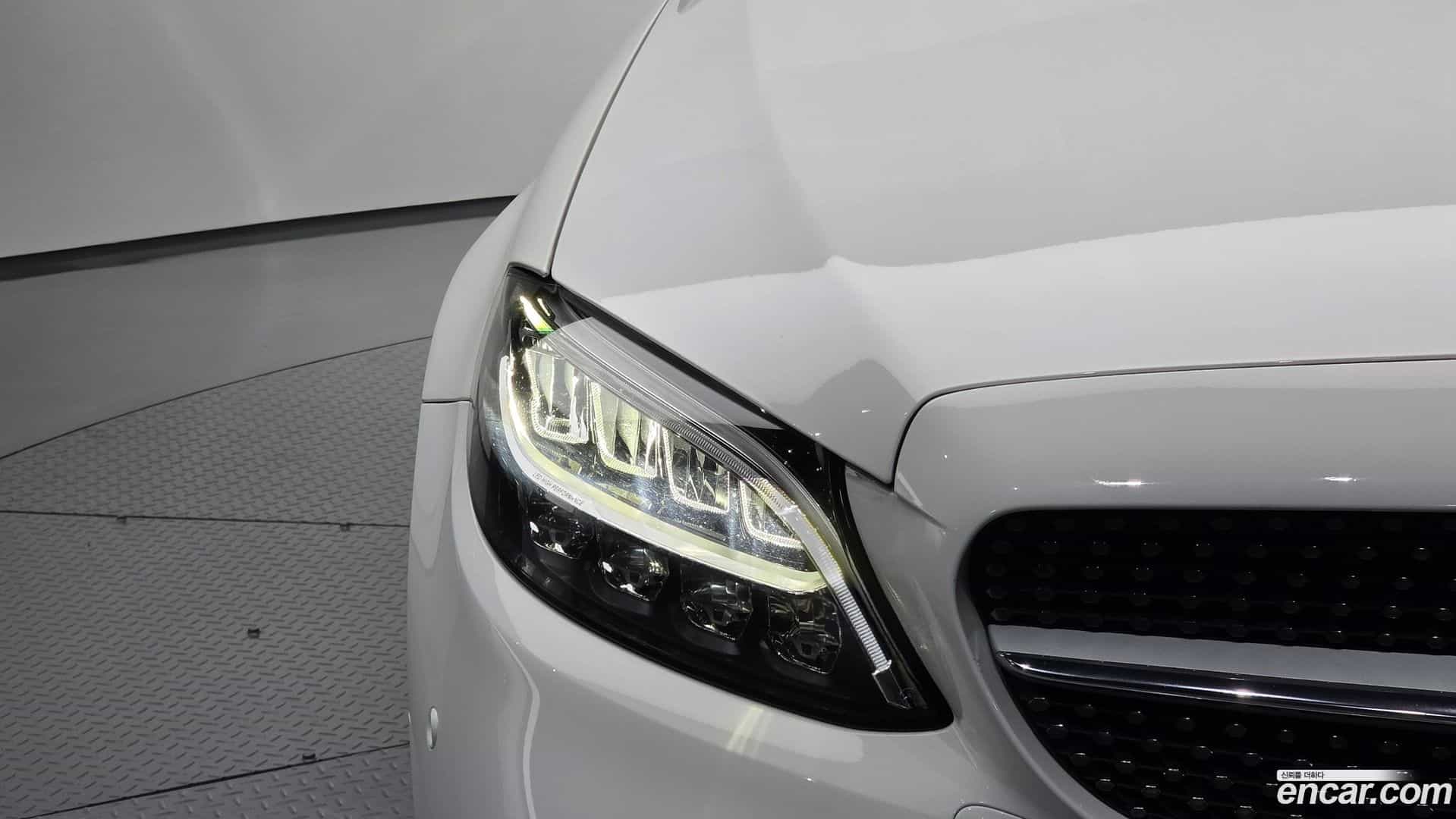 C-Class Mercedes-Benz 2019.3-OUTER-032