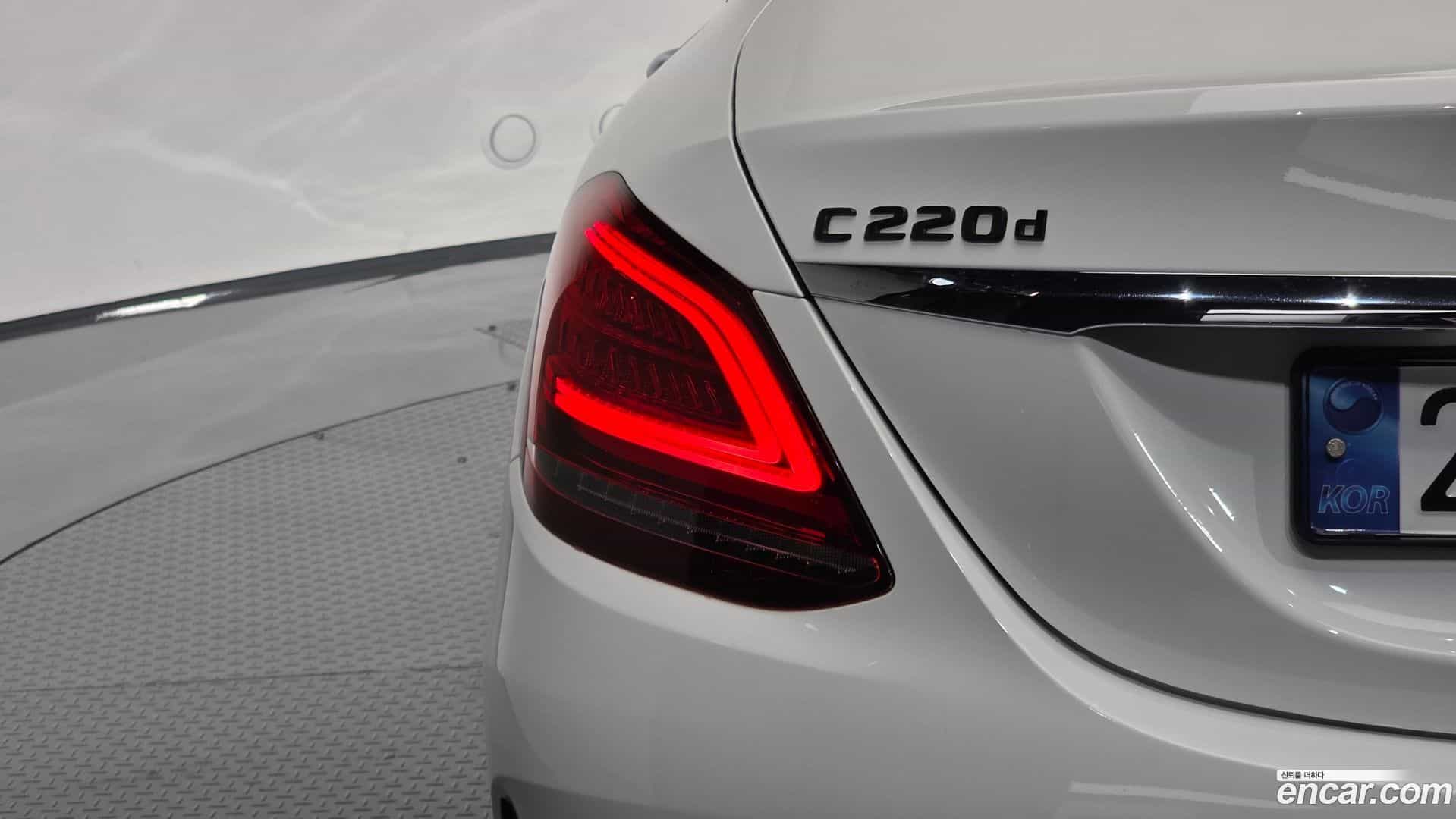 C-Class Mercedes-Benz 2019.3-OUTER-033