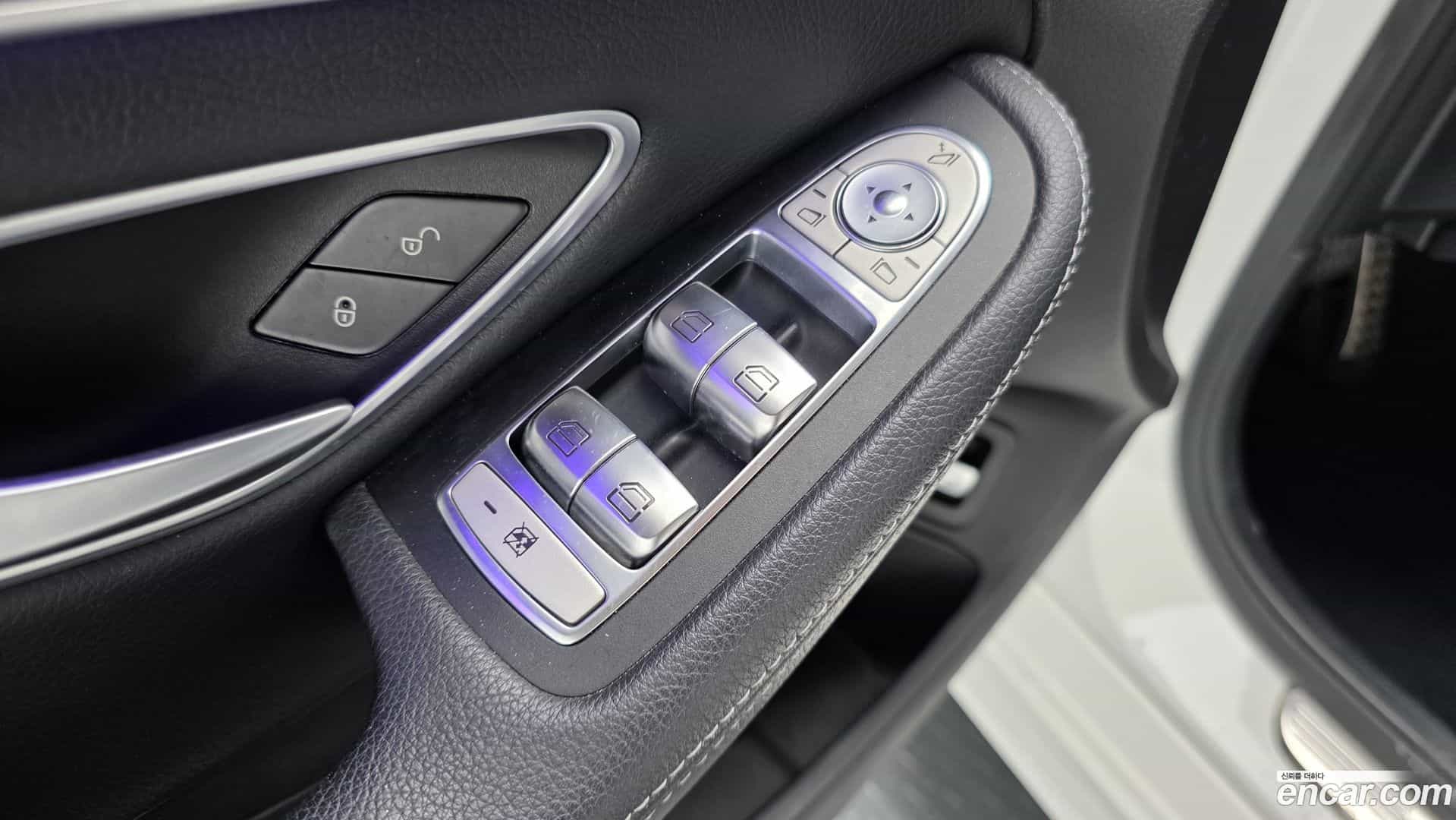 C-Class Mercedes-Benz 2019.3-OPTION-041