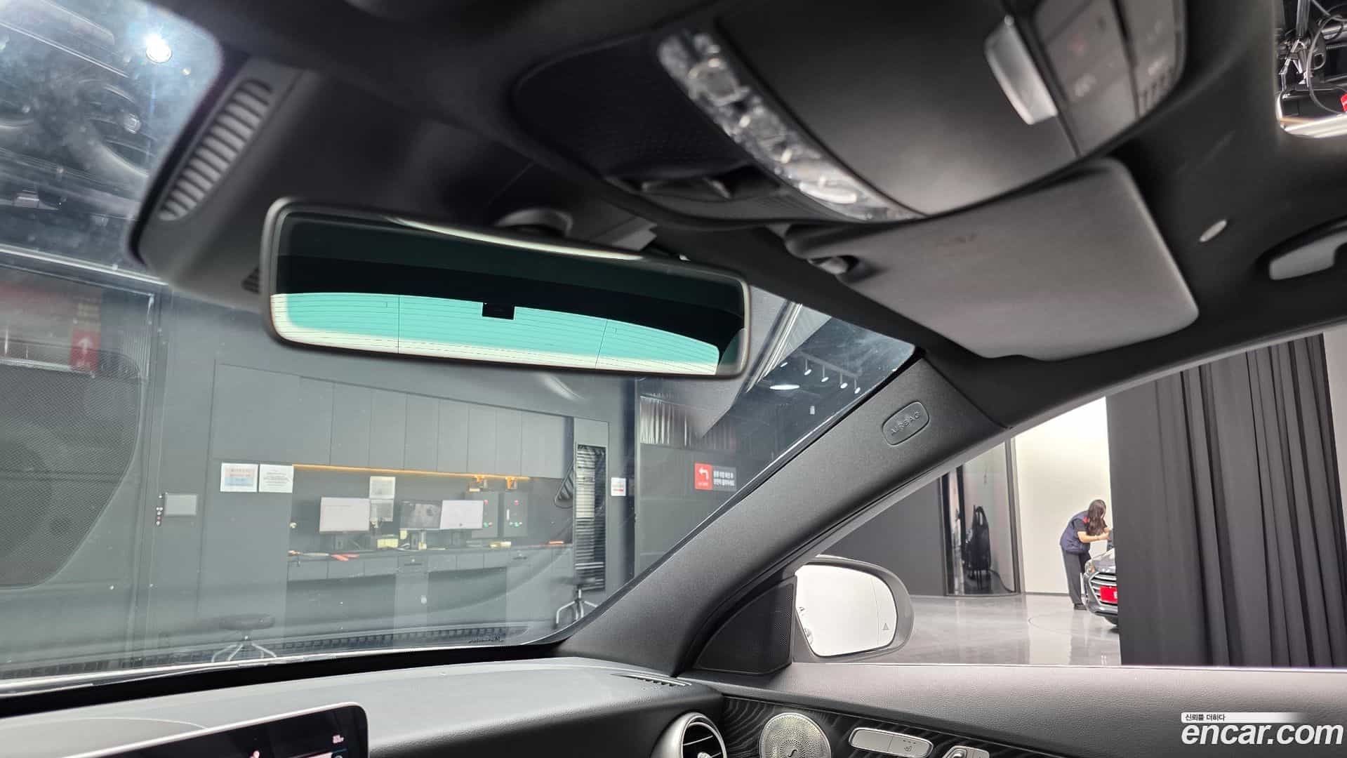 C-Class Mercedes-Benz 2019.3-OPTION-043