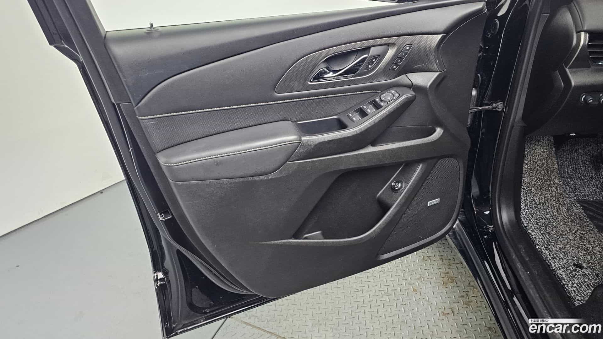 Traverse Chevrolet 2022.9-INNER-034
