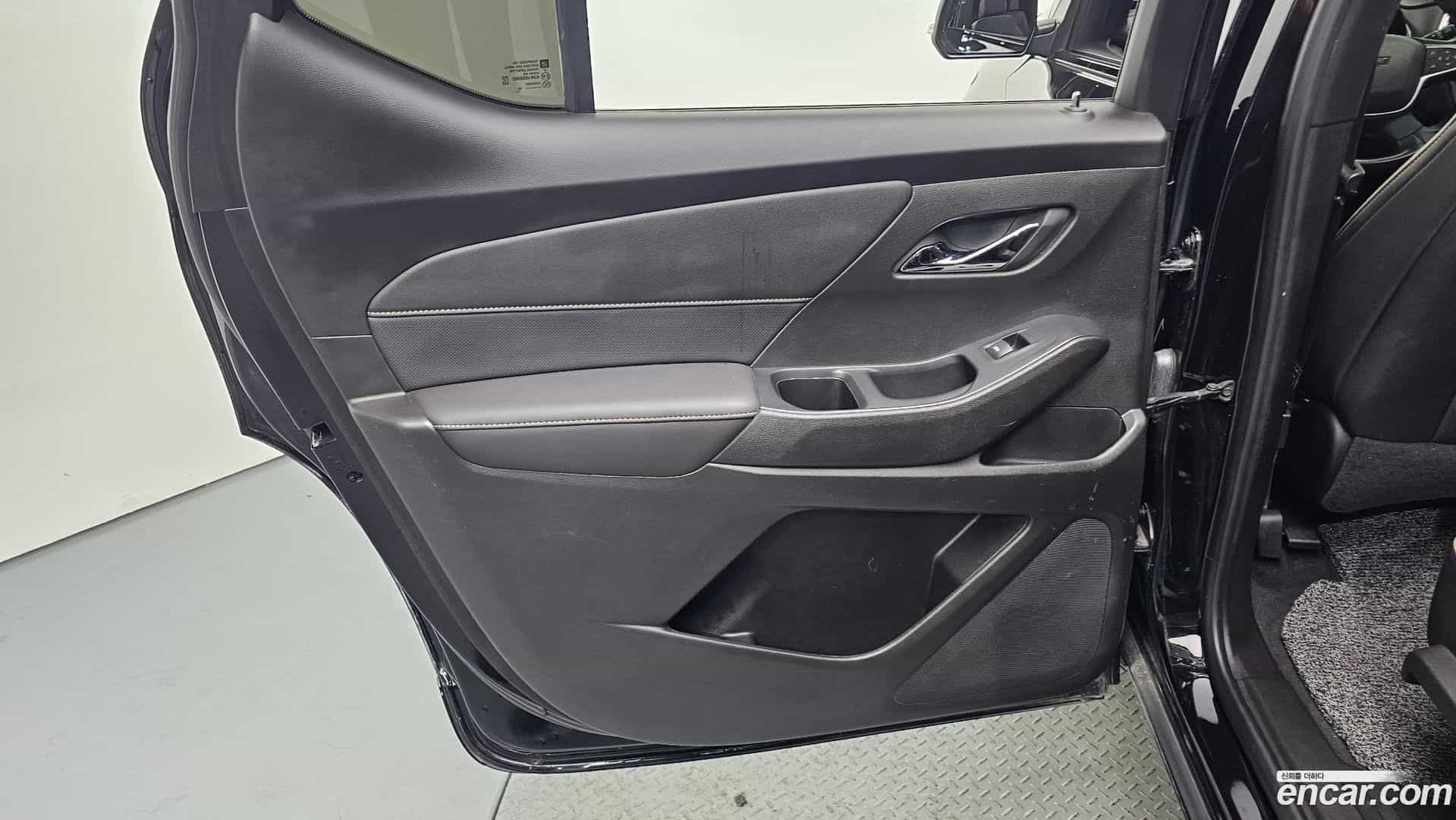 Traverse Chevrolet 2022.9-INNER-035